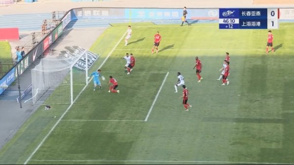 太倒霉了！阿不都海米提门前“二连击”乌龙，海港1-0领跑  亚泰！